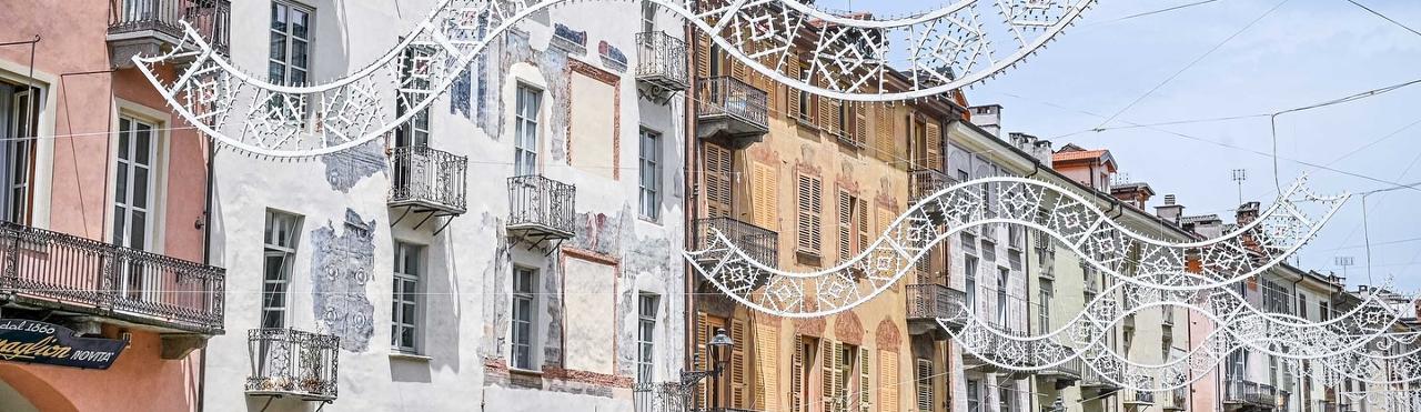 Safari urbano e facciate - Visita guidata della città con aperitivo finale